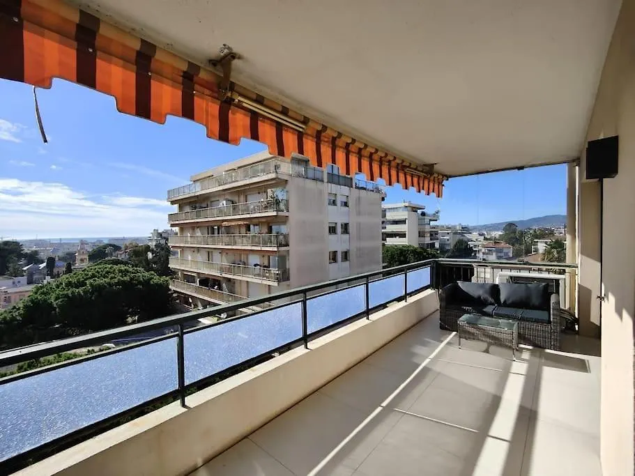 Cannes Vue Mer T2 61M²+ Parking 0*,  France