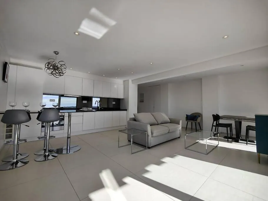 Cannes Vue Mer T2 61M²+ Parking Apartment