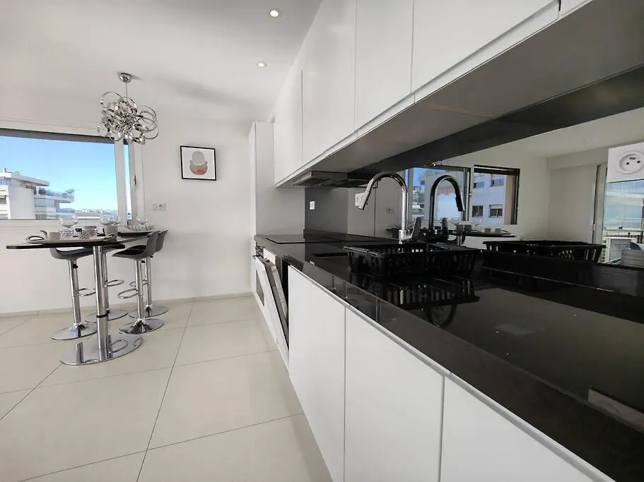 Cannes Vue Mer T2 61M²+ Parking Apartment