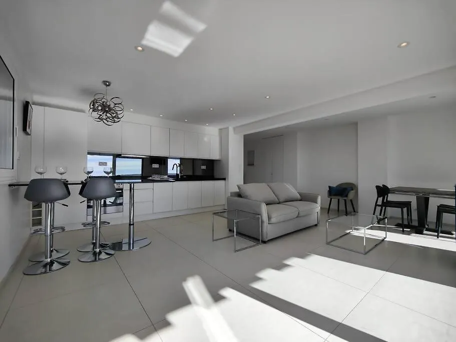 Cannes Vue Mer T2 61M²+ Parking Apartment