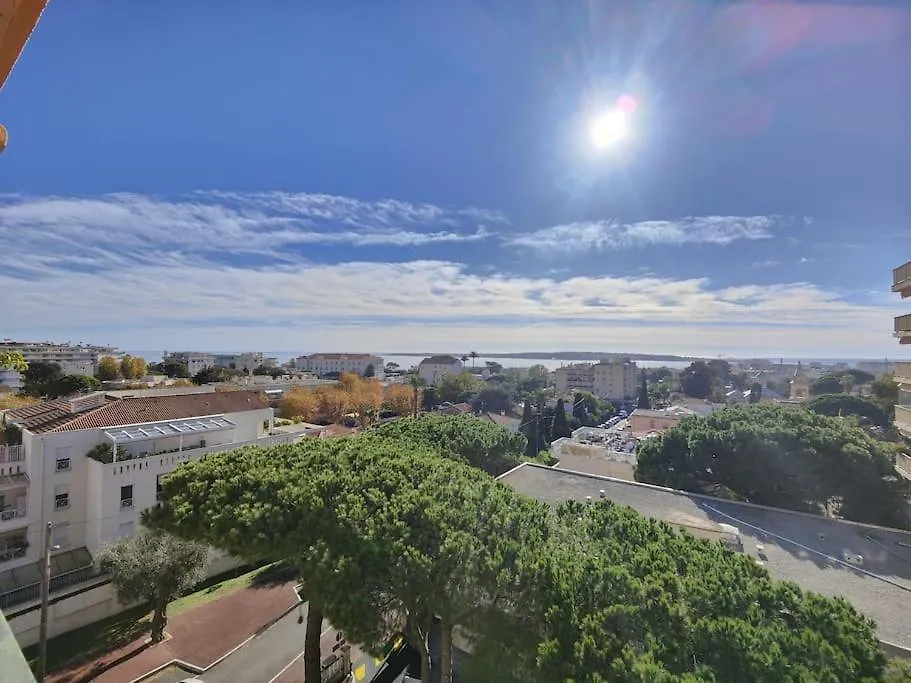 Cannes Vue Mer T2 61M²+ Parking