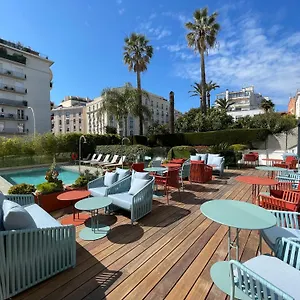 4* Hotell Le Canberra