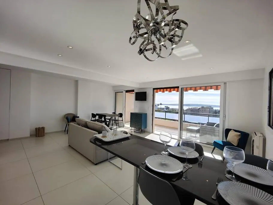 Cannes Vue Mer T2 61M²+ Parking 0*,  France